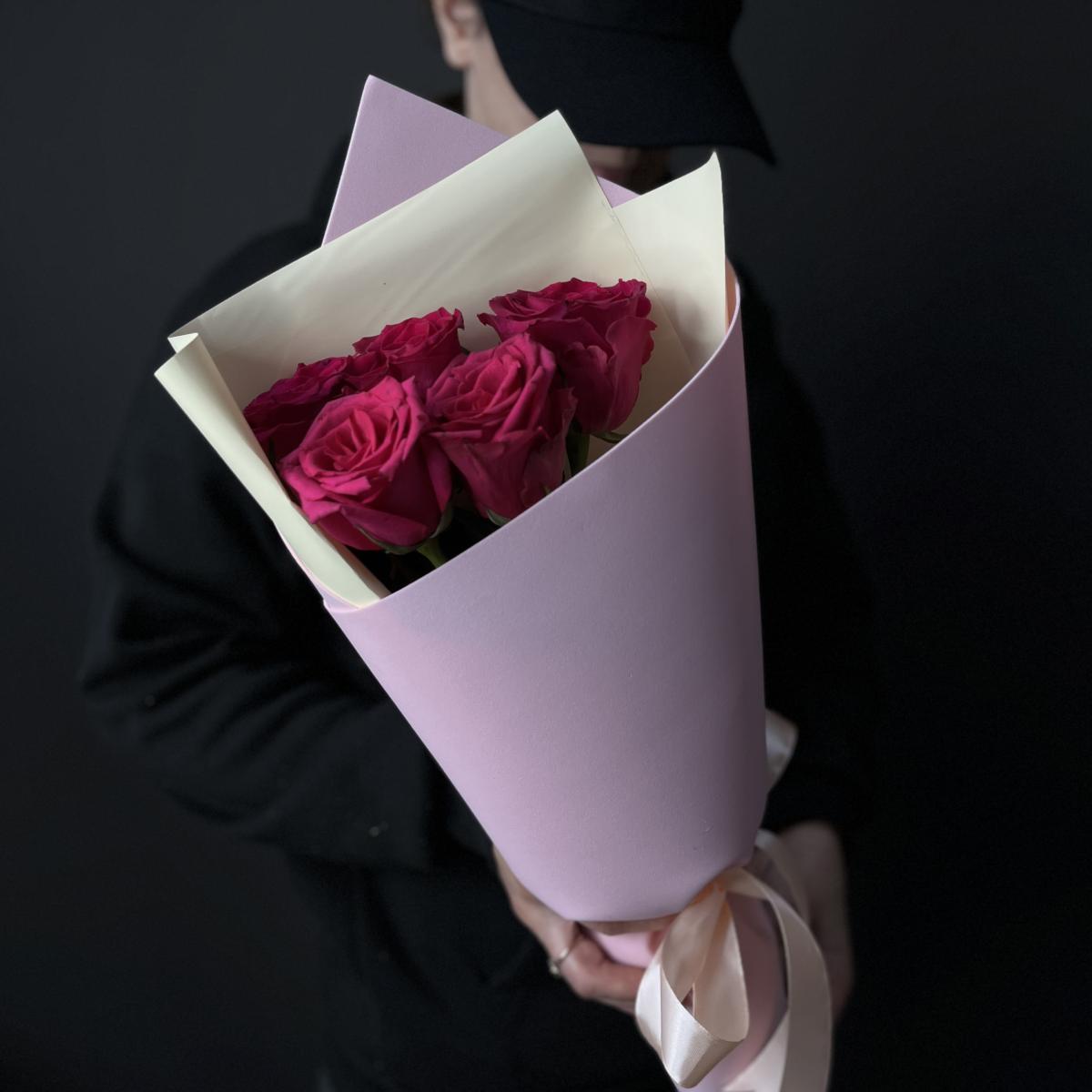 Букеты из розовых роз 40 см (Эквадор) артикул букета  94308