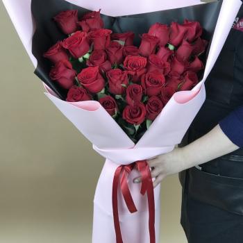 Букеты из красных роз 70 см (Эквадор) артикул: 120930